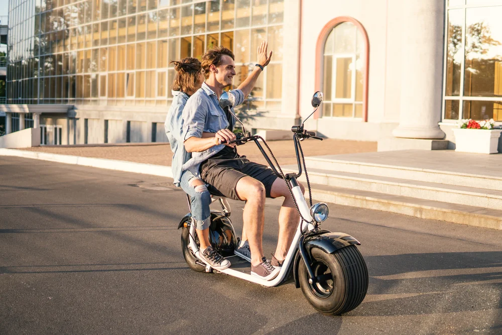 Scooter elétrica é proibido circular na rodovia? 3 scooter rua