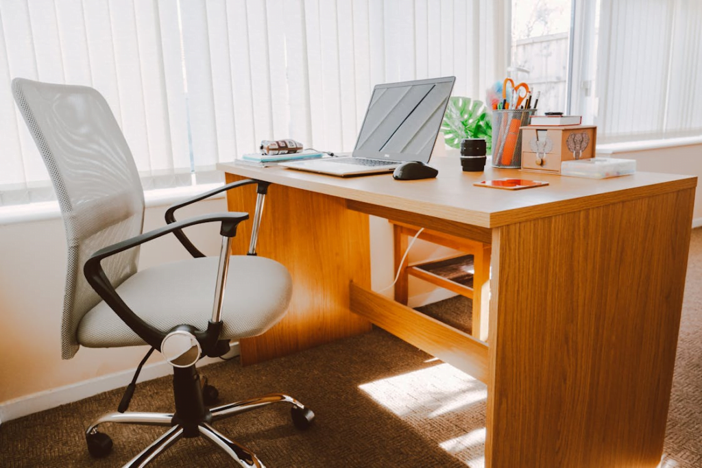 Como Descansar no Computador: Trabalho Saudável Produtivo 4 Cadeira Confortavel